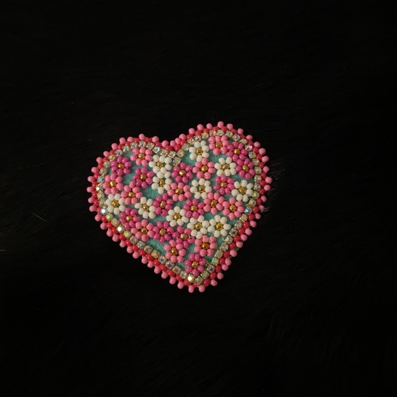 Aboriginal bead heart shaped popsocket - Picture 1 of 1